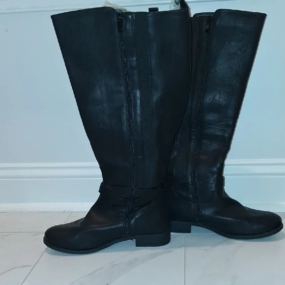 Stylish Black Faux Leather, Over the Knee Boots. Size 9Wide Calf, Lots Of Room - Picture 5 of 8